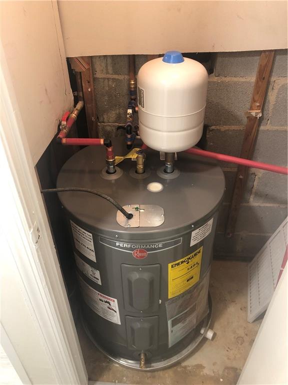3071 Colonial Way, Unit K Atlanta, GA 30341 - Photo 20 of 20 a view of water heater