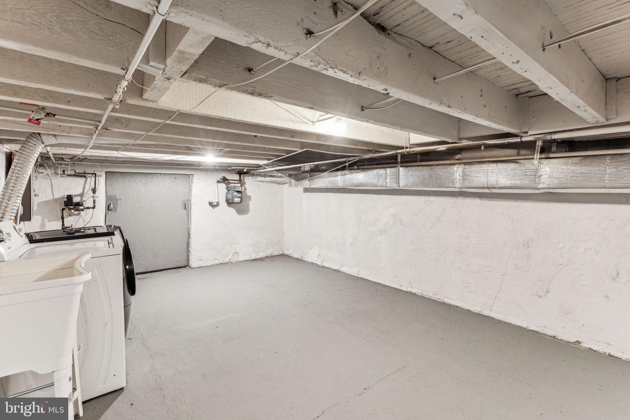 3131 Edgemont Street Philadelphia, PA 19134 - Photo 38 of 39 a view of a garage