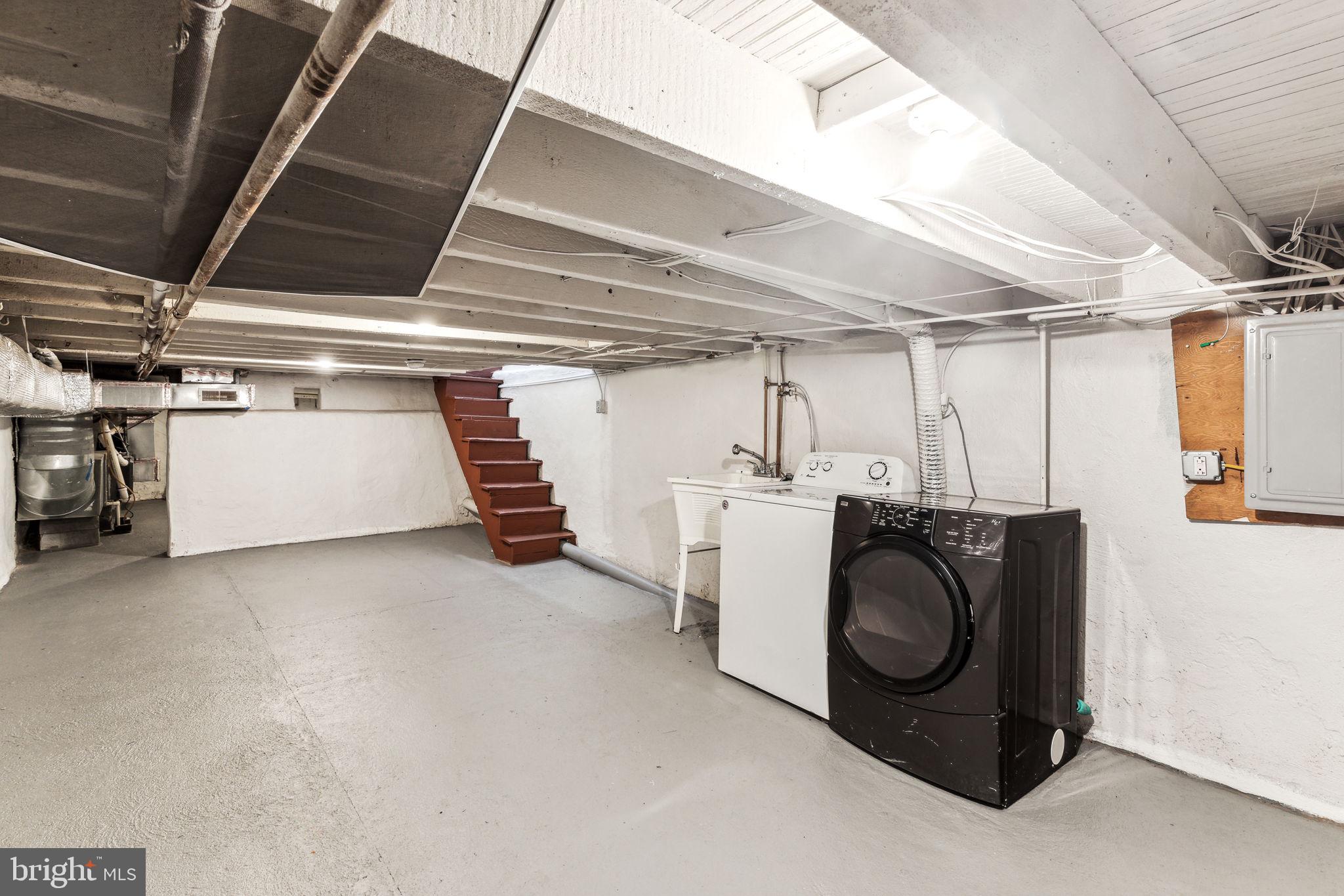 3131 Edgemont Street Philadelphia, PA 19134 - Photo 39 of 39 a utility room with dryer and washer
