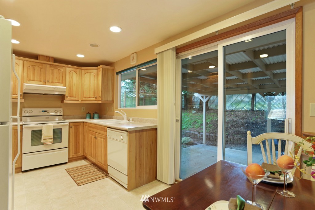 7830 Upper Ridge Road Everett, WA 98203 - Photo 8 of 15