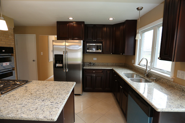 866 Charles Street Crete, IL 60417 - Photo 5 of 22
