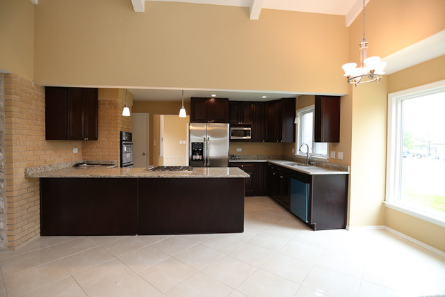 866 Charles Street Crete, IL 60417 - Photo 7 of 22