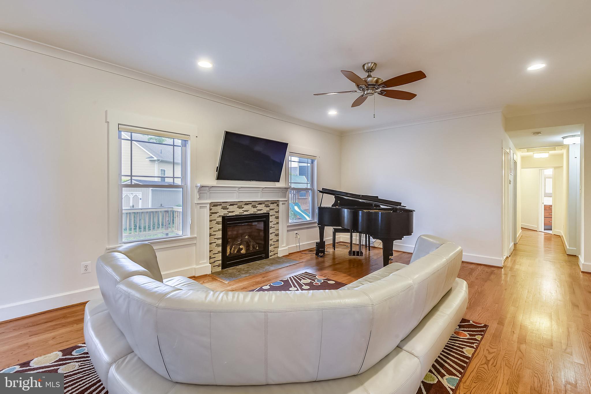 8046 Washington Road Alexandria, VA 22308 - Photo 13 of 50 Family room with gas fireplace