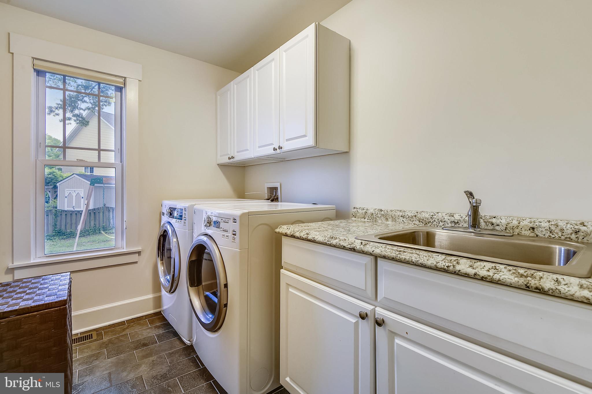 8046 Washington Road Alexandria, VA 22308 - Photo 19 of 50 Laundry room