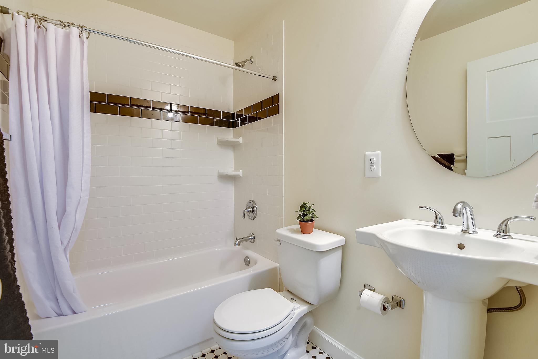 8046 Washington Road Alexandria, VA 22308 - Photo 21 of 50 Main Level Full Bath 1