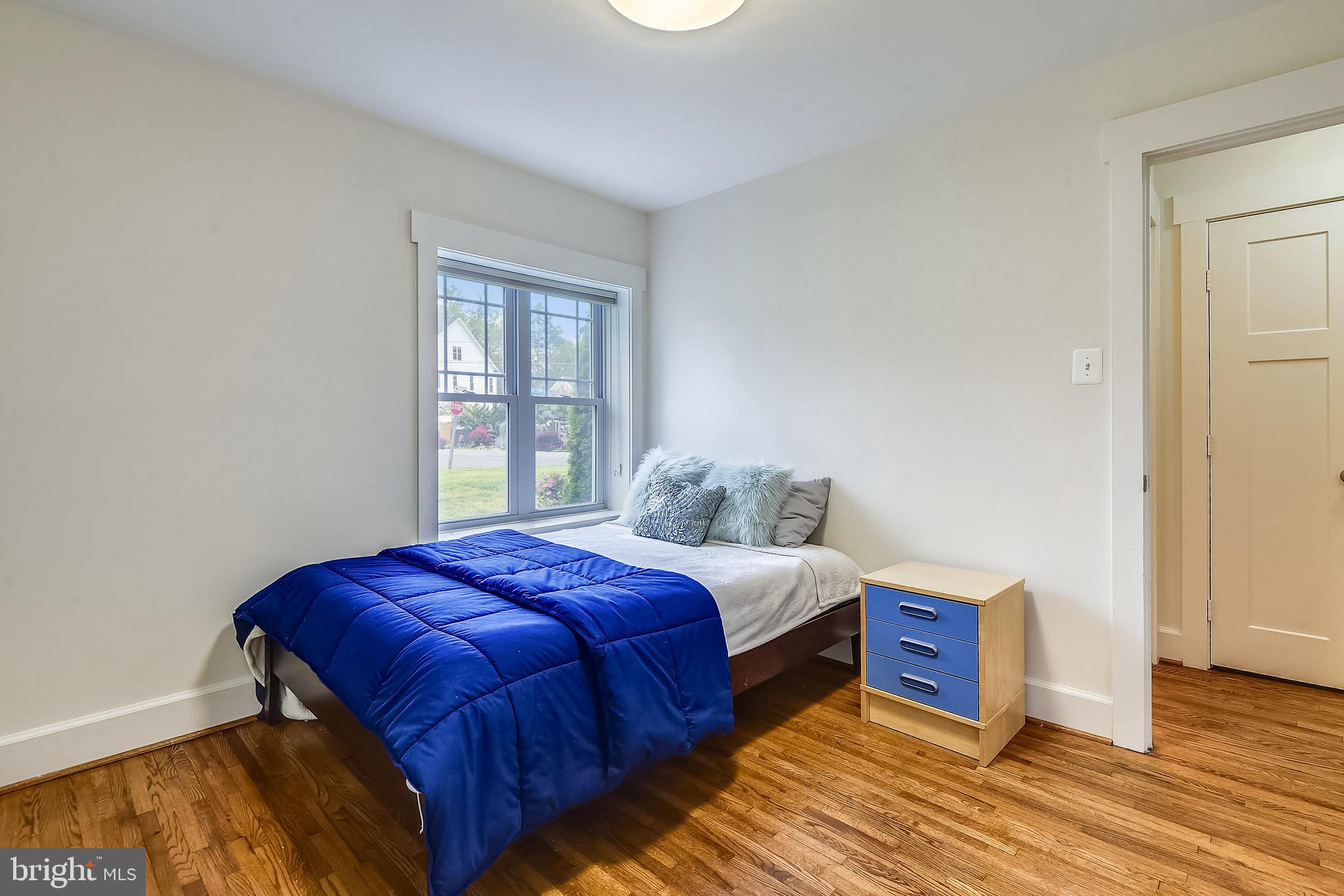 8046 Washington Road Alexandria, VA 22308 - Photo 22 of 50 Main Level bedroom 2