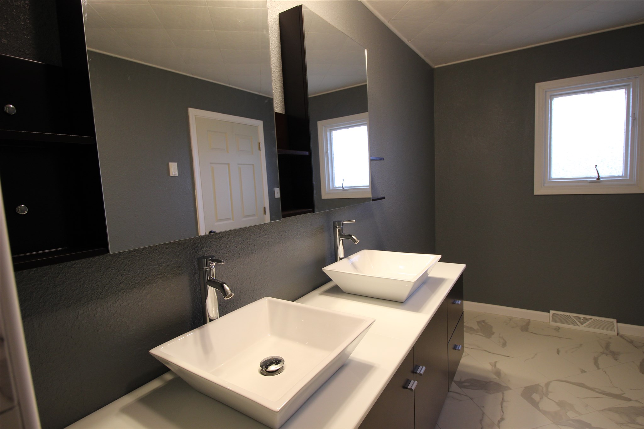 60384 Mayflower Road South Bend, IN 46614 - Photo 18 of 36 Gallery Image 18