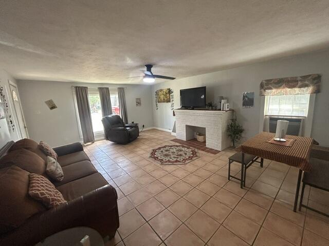 2402 26th Street Lubbock, TX 79411 - Photo 5 of 38 IMG_4484