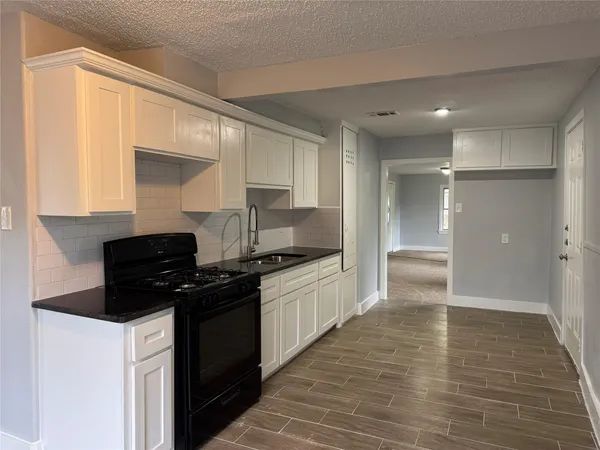 $1,500 | 710 Alvin Street, Pasadena, TX 77506