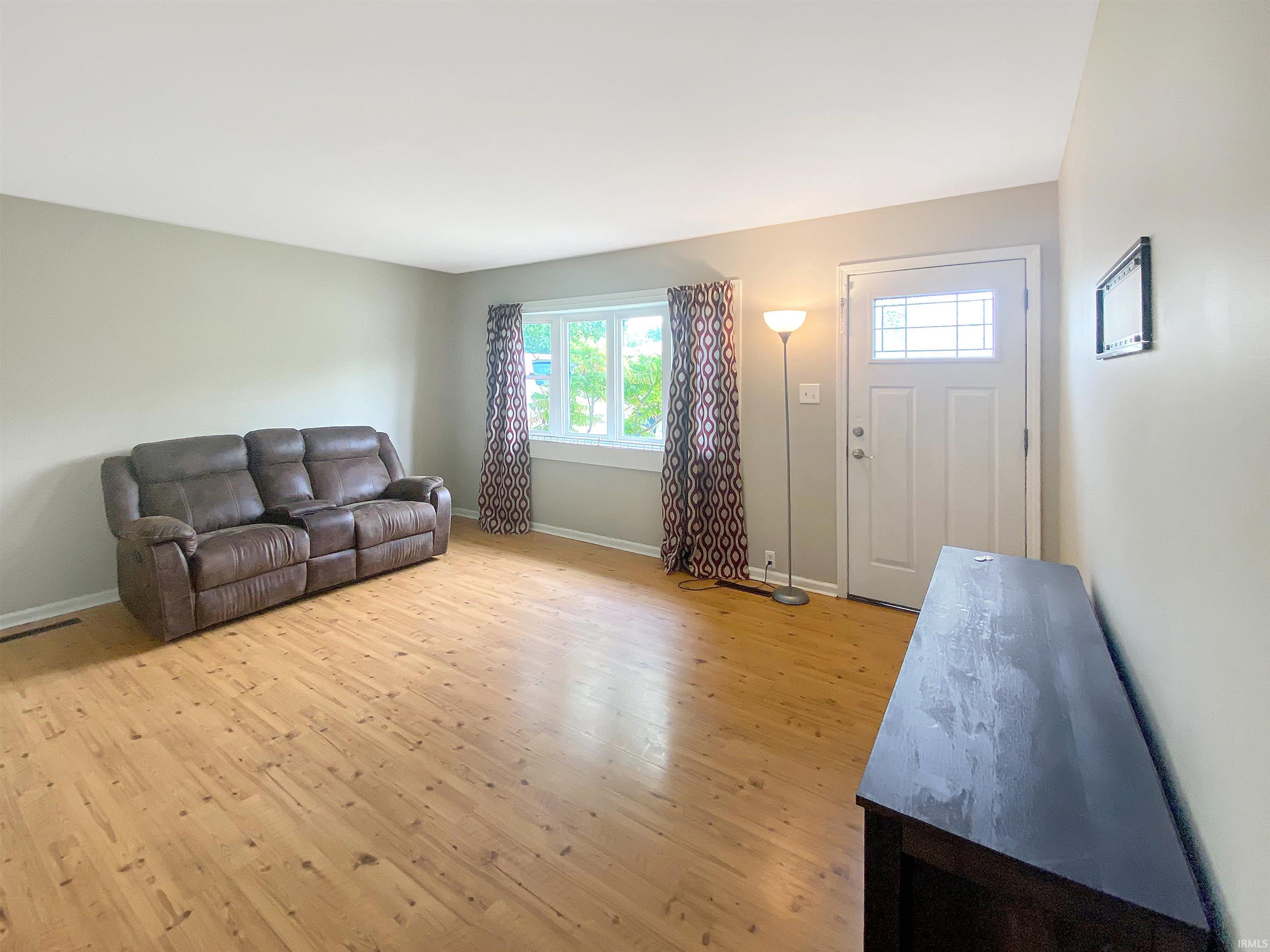 5204 Chadwick Road Evansville, IN 47710 - Photo 4 of 23 Gallery Image 4