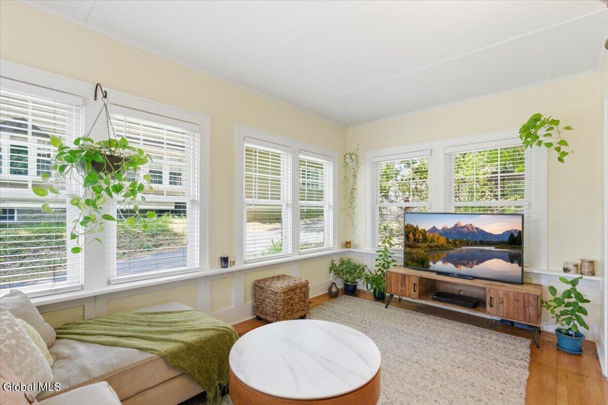 1505 Van Antwerp Road Niskayuna, NY 12309 - Photo 13 of 34 18-011_MW2_9648