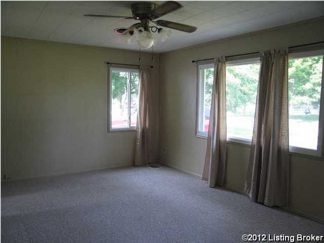 313 Redding Road Louisville, KY 40218 - Photo 6 of 17 Additional Photo
