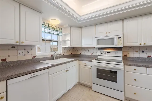 $399,900 | 139 Bluff View Drive, Unit 405, Belleair Bluffs, FL 33770