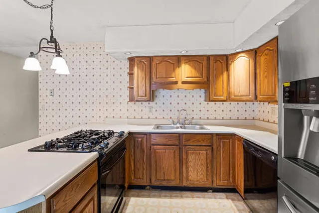 $150,000 | 2001 Country Squire Drive, Urbana, IL 61802