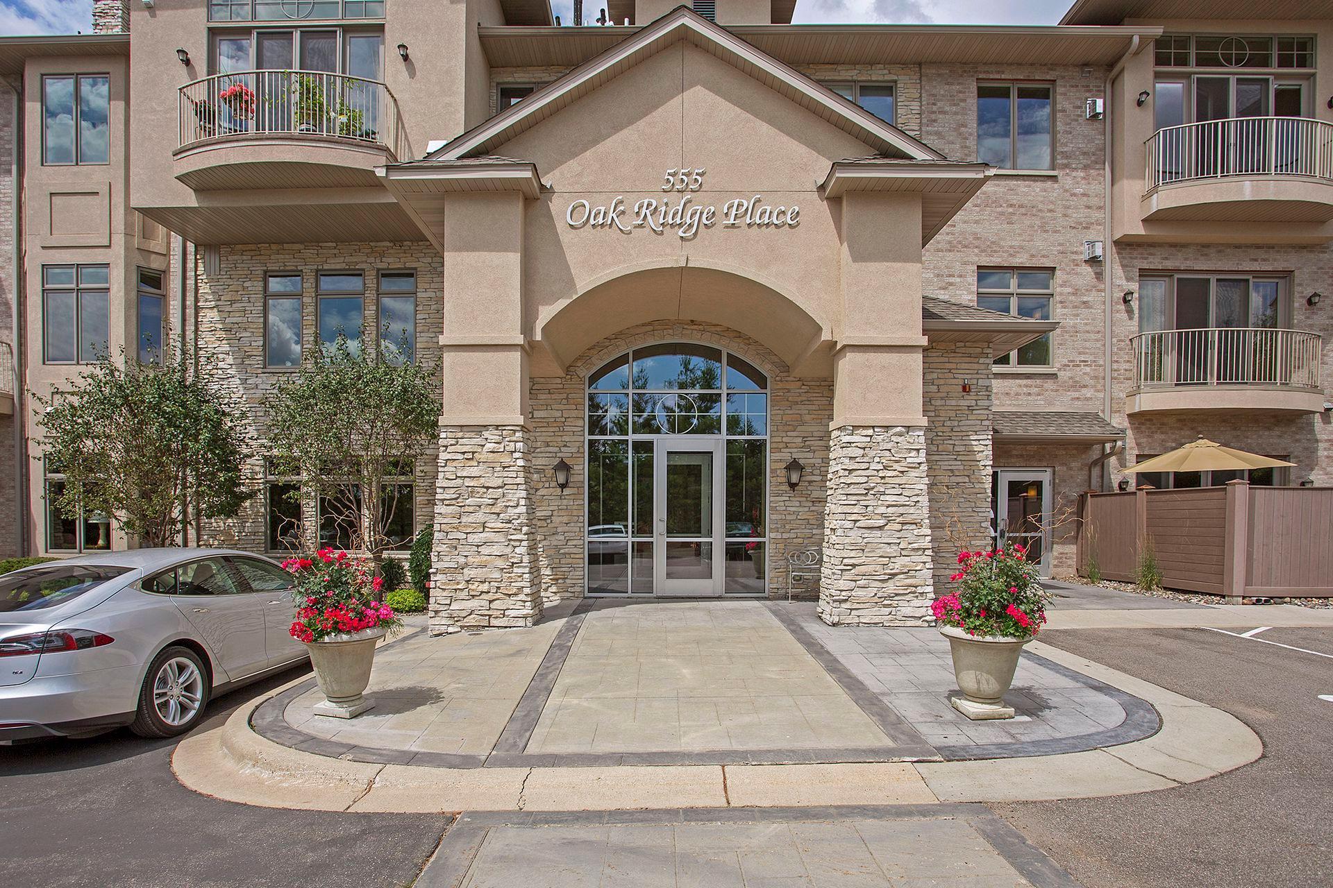 555 Oak Ridge Place, Unit 360 Hopkins, MN 55305 - Photo 1 of 46