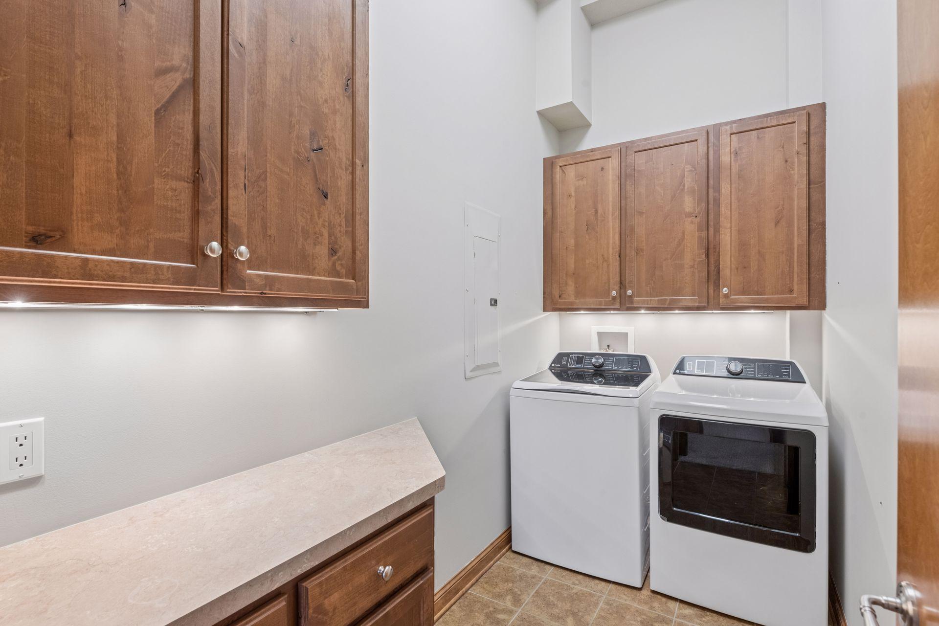 555 Oak Ridge Place, Unit 360 Hopkins, MN 55305 - Photo 23 of 46