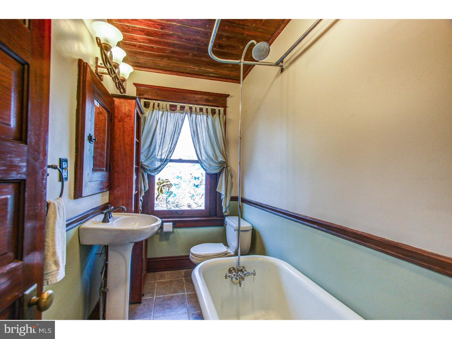 197 West Reliance Road Telford, PA 18969 - Photo 16 of 25 Bathroom