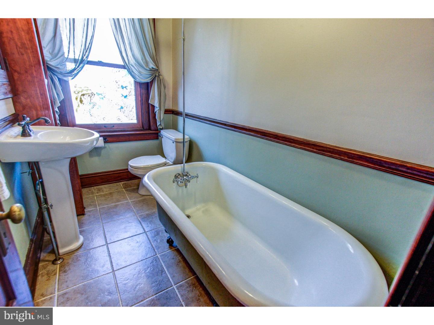 197 West Reliance Road Telford, PA 18969 - Photo 17 of 25 Bathroom