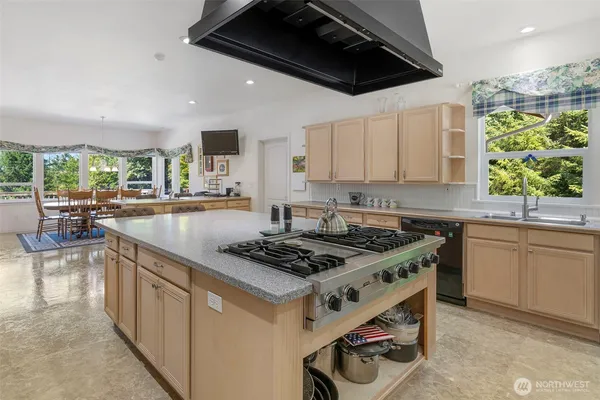 $999,950 | 16705 92nd Street Northwest, Lakebay, WA 98349