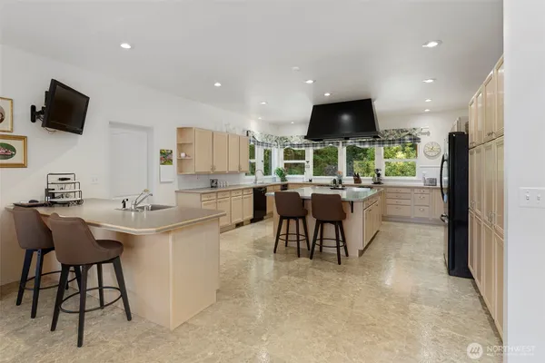 $999,950 | 16705 92nd Street Northwest, Lakebay, WA 98349