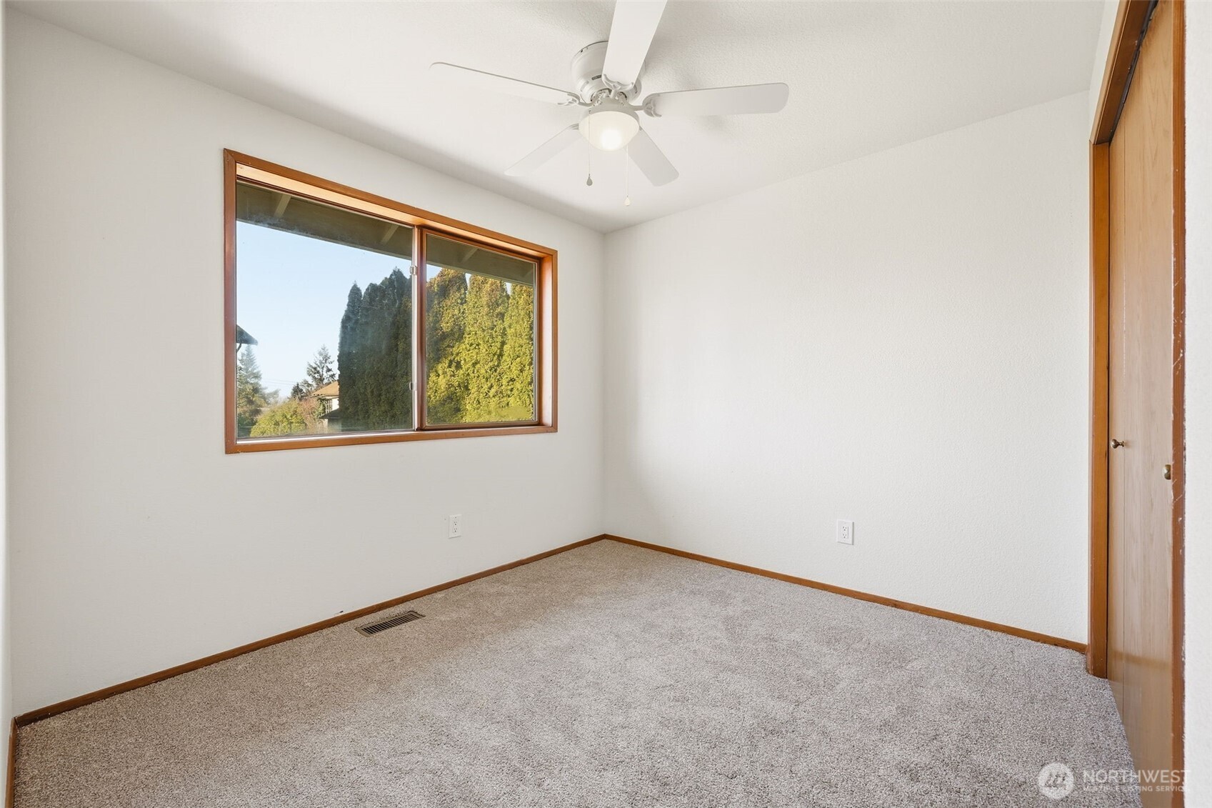 15931 22nd Avenue Southwest Burien, WA 98166 - Photo 23 of 40
