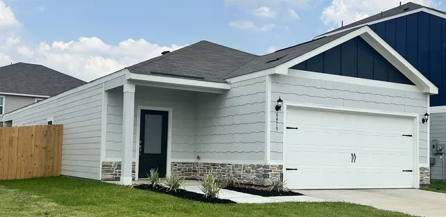 $2,360 | 6419 Winter Elm Street, Houston, TX 77048