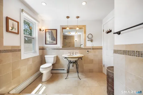 $999,000 | 63 Henry Street, Fairfield, CT 06824