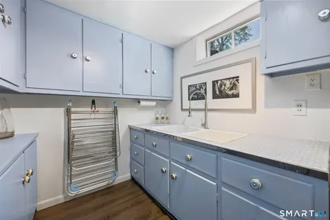 $999,000 | 63 Henry Street, Fairfield, CT 06824