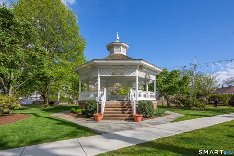 $999,000 | 63 Henry Street, Fairfield, CT 06824