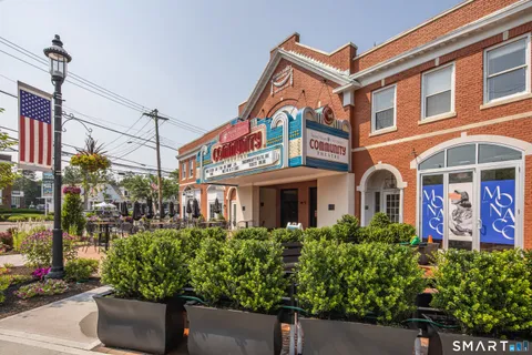 $999,000 | 63 Henry Street, Fairfield, CT 06824