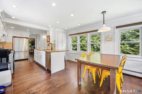 $999,000 | 63 Henry Street, Fairfield, CT 06824