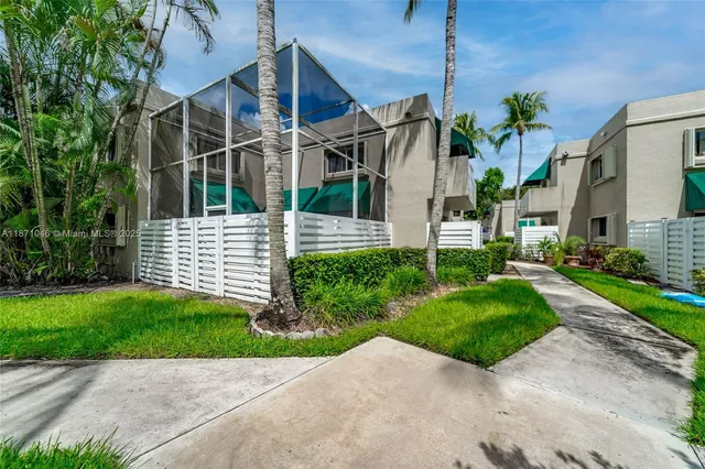 $420,000 | 552 Northwest 98th Avenue, Plantation, FL 33324