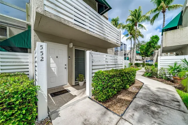 $420,000 | 552 Northwest 98th Avenue, Plantation, FL 33324