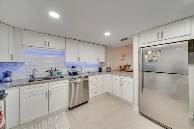 $420,000 | 552 Northwest 98th Avenue, Plantation, FL 33324