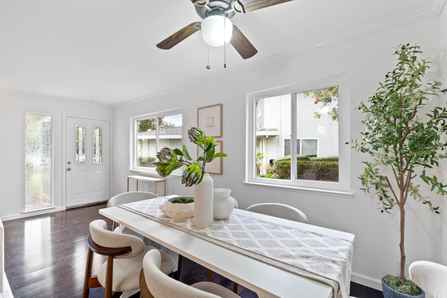 5536 Spinnaker Drive, Unit 3 San Jose, CA 95123 - Photo 15 of 30 a dining room with furniture and window