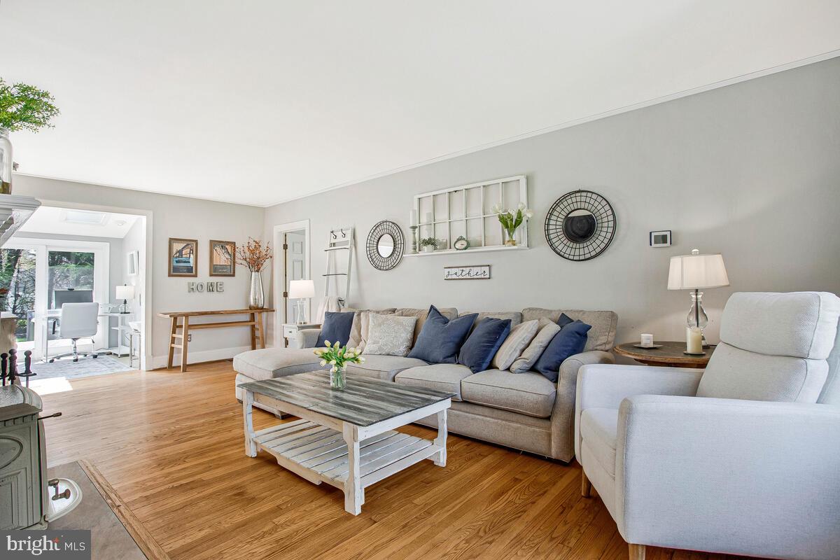 2801 Riva Road Annapolis, MD 21401 - Photo 26 of 55 Living room