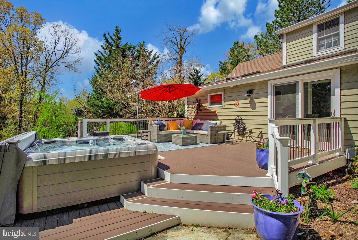 2801 Riva Road Annapolis, MD 21401 - Photo 42 of 55 Back Deck w/ hot tub