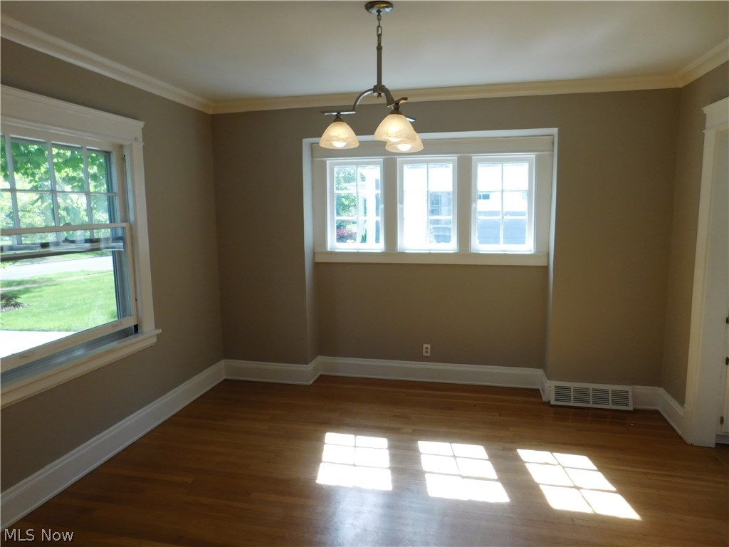 2939 Scarborough Road Cleveland Heights, OH 44118 - Photo 8 of 26 Gallery Image 8