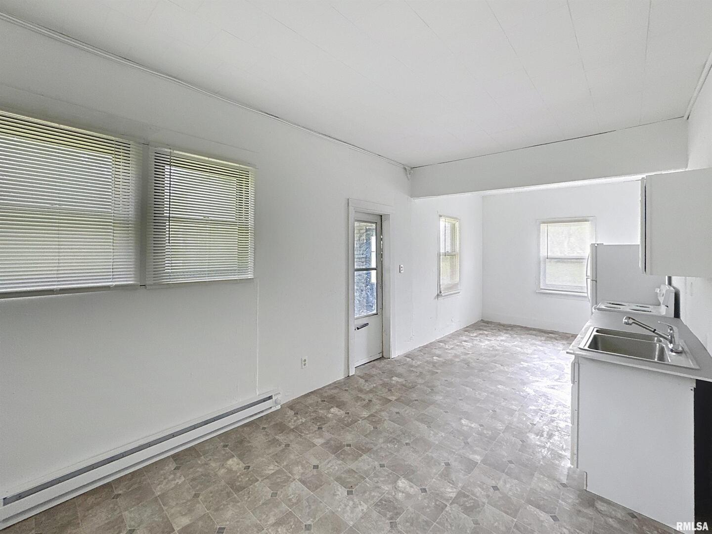 204 Main Avenue Matherville, IL 61263 - Photo 11 of 27