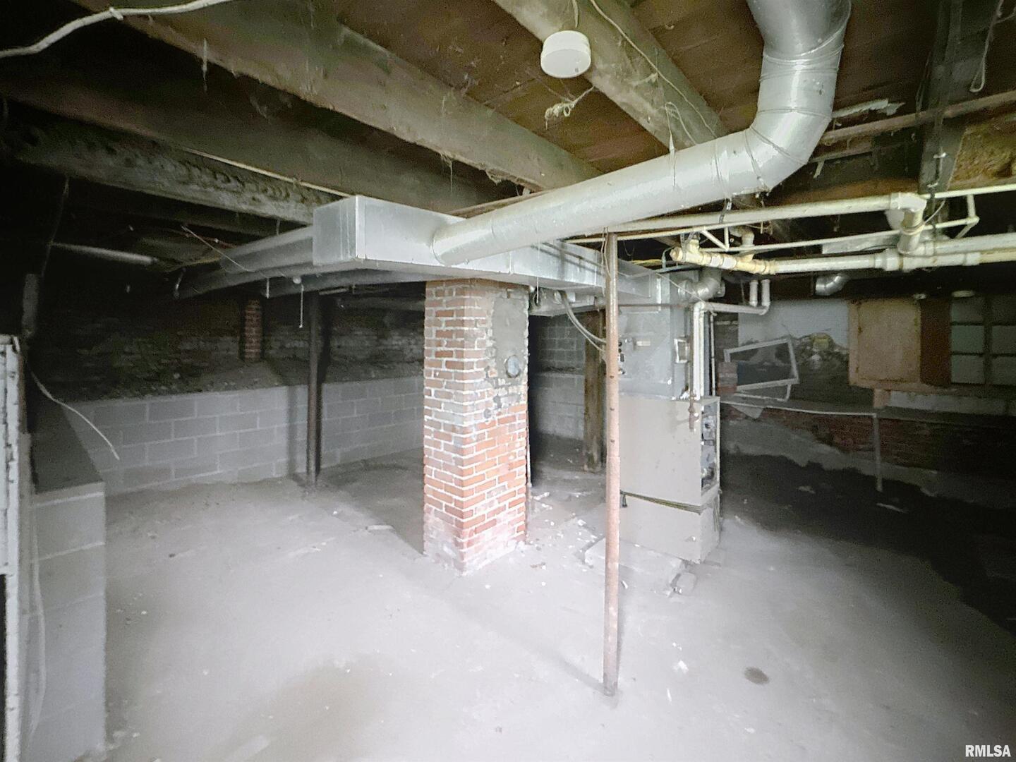 204 Main Avenue Matherville, IL 61263 - Photo 24 of 27 a view of empty room