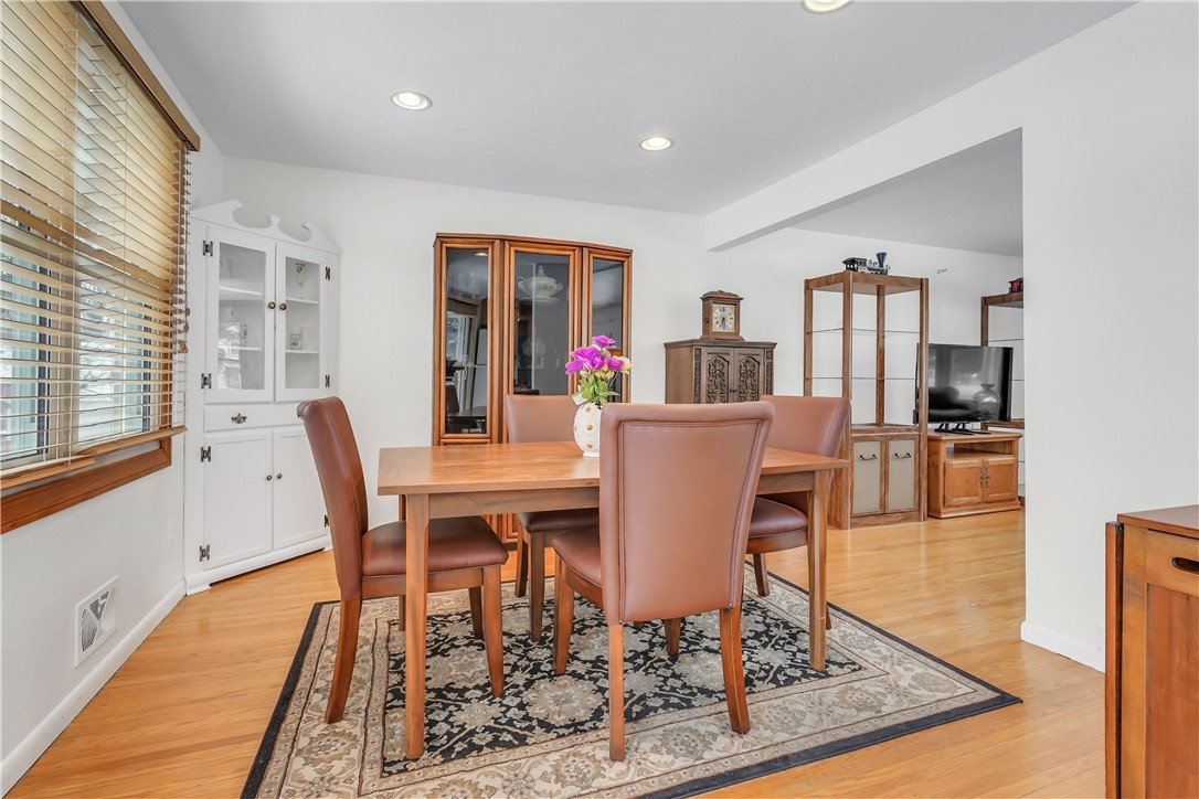 47 Newport Road Irondequoit, NY 14622 - Photo 12 of 50