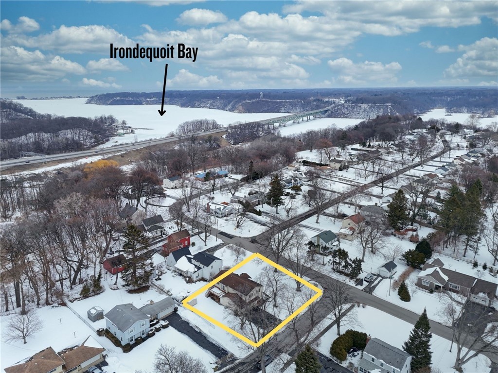 47 Newport Road Irondequoit, NY 14622 - Photo 2 of 50