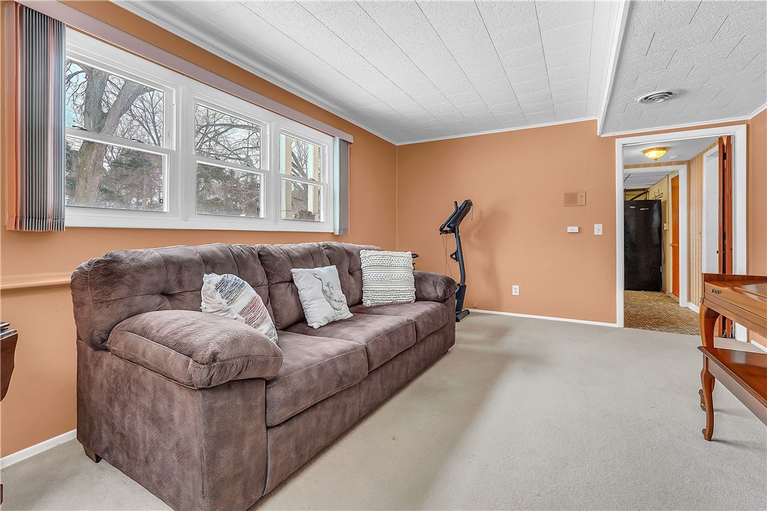 47 Newport Road Irondequoit, NY 14622 - Photo 25 of 50