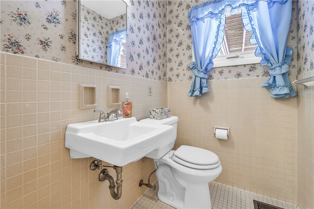 47 Newport Road Irondequoit, NY 14622 - Photo 26 of 50