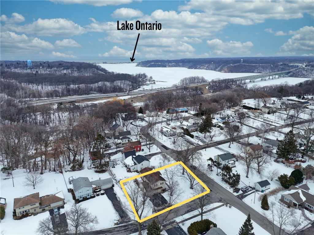 47 Newport Road Irondequoit, NY 14622 - Photo 4 of 50