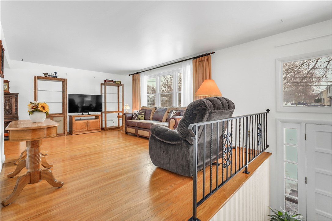 47 Newport Road Irondequoit, NY 14622 - Photo 7 of 50