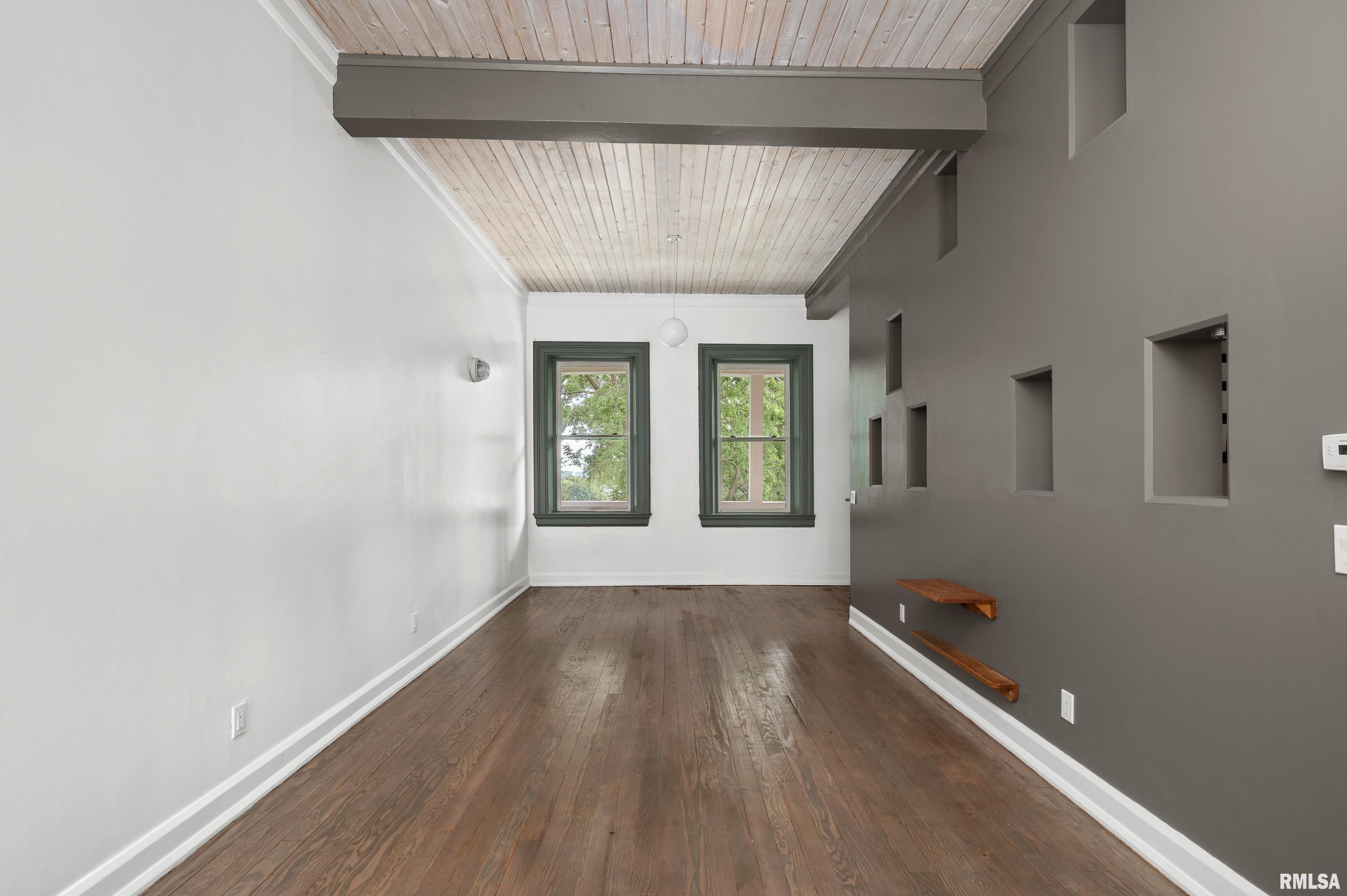 1333 East 10th Street Davenport, IA 52803 - Photo 4 of 20 Gallery Image 4