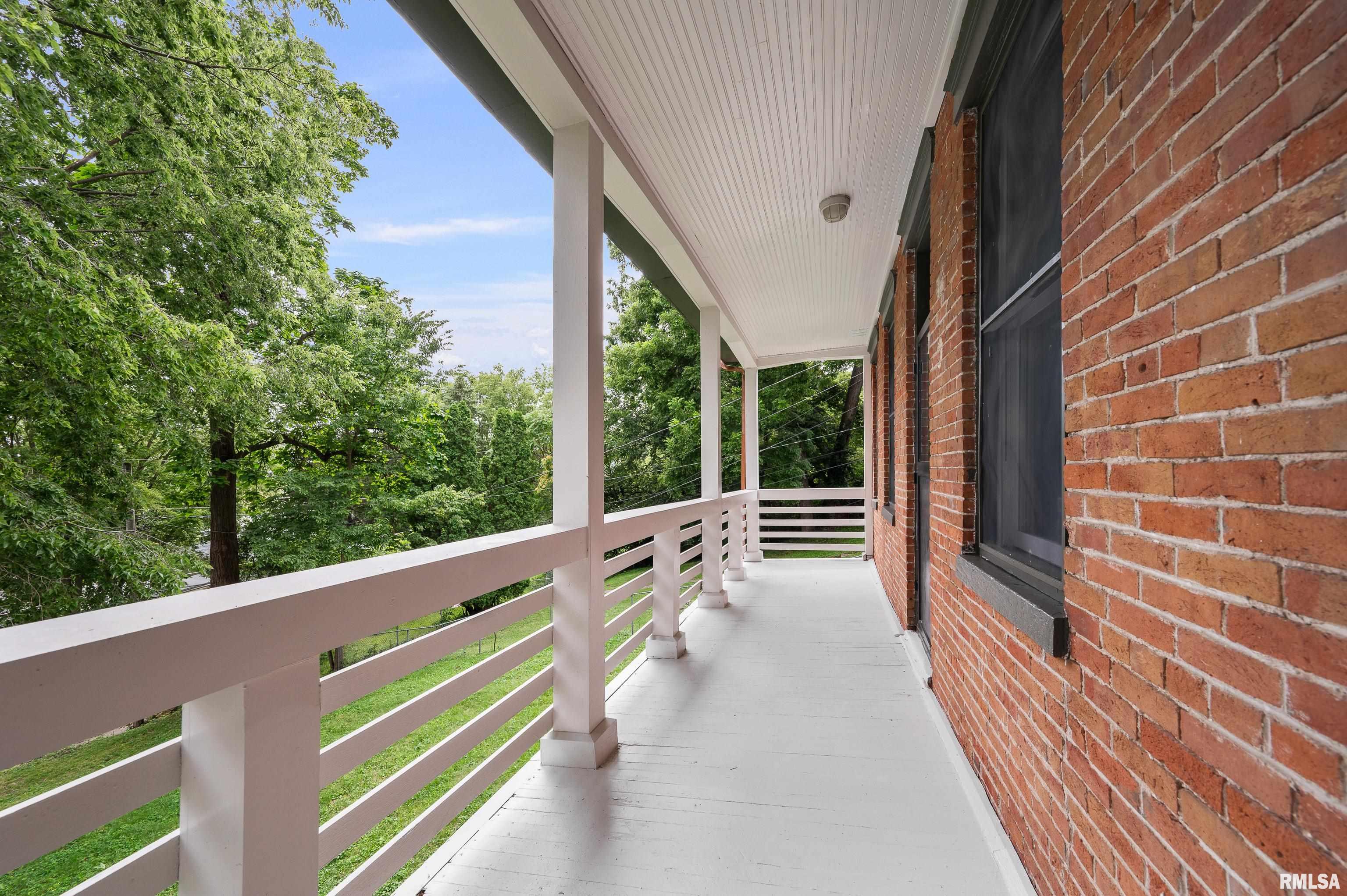1333 East 10th Street Davenport, IA 52803 - Photo 7 of 20 Gallery Image 7