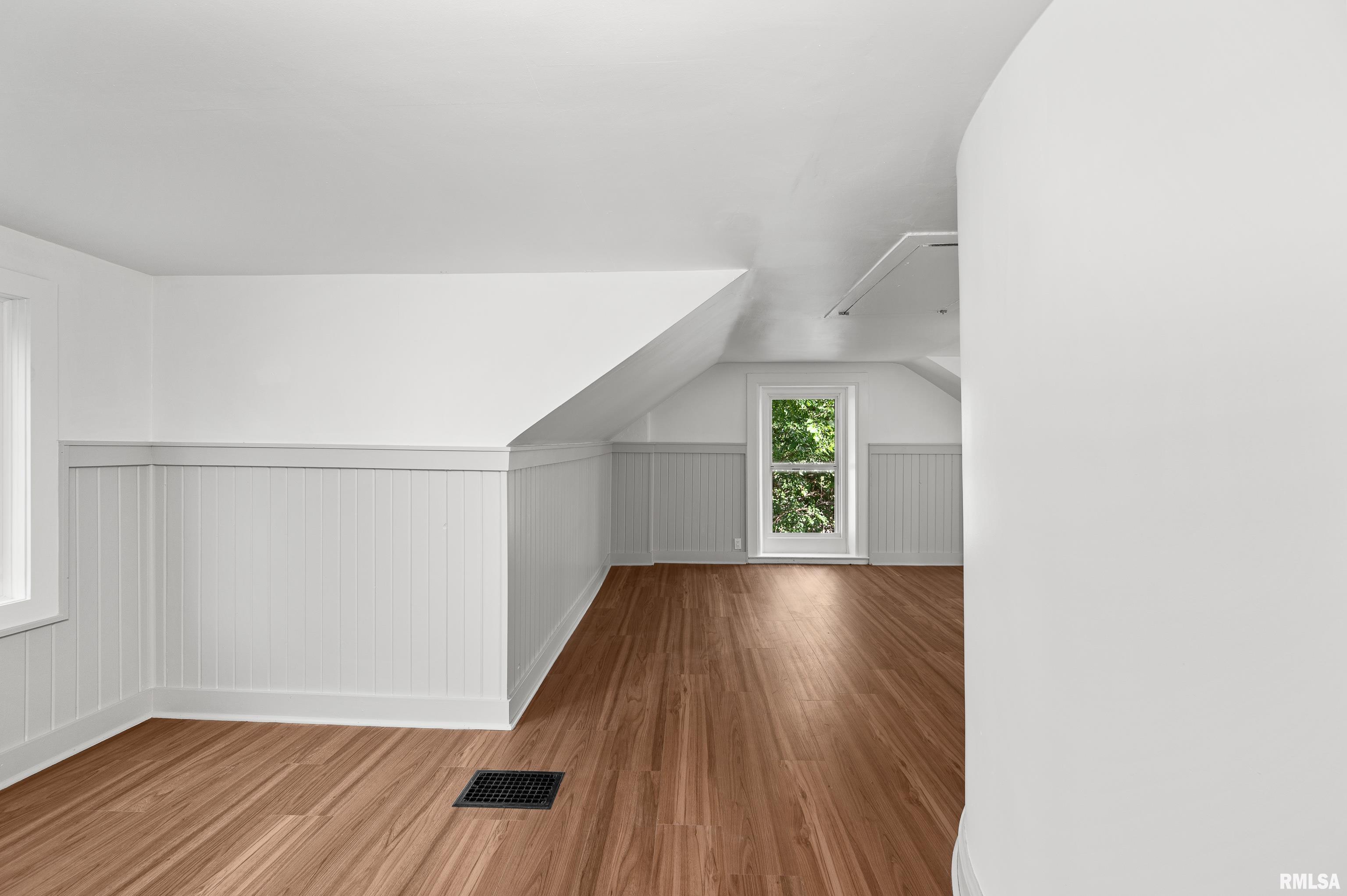 1333 East 10th Street Davenport, IA 52803 - Photo 10 of 20 Gallery Image 10