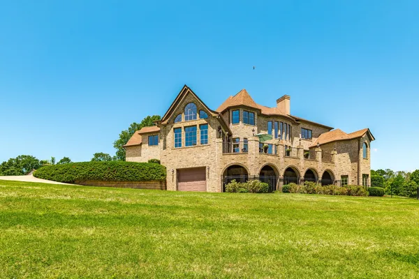 $1,650,000 | 4047 Ironwood Drive, Greenbrier, TN 37073